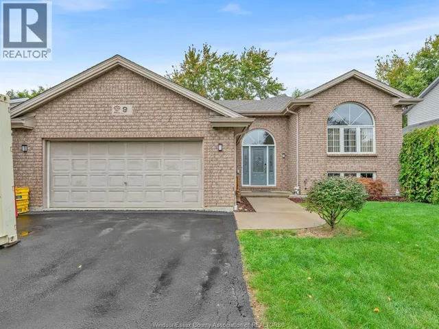 9 Lyle STREET, Cottam, Ontario N0R1B0