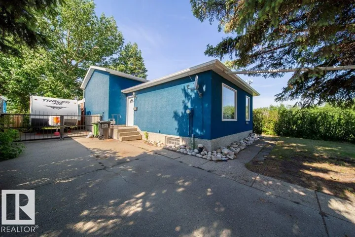4823 10 AV NW, Edmonton, Alberta T6L4S2