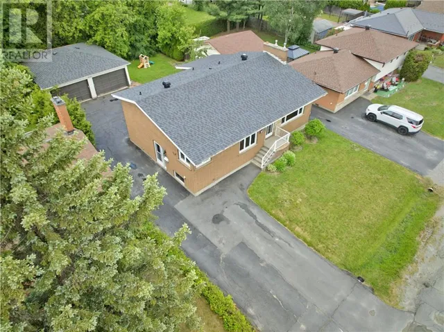 827 Sharon Avenue, Sudbury, Ontario P3A3X1