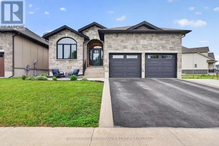 142 GILDERSLEEVE BOULEVARD, Loyalist (Bath), Ontario K0H1G0