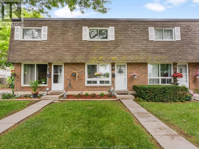 256 Victoria STREET South Unit# 32, Amherstburg, Ontario N9V2K5