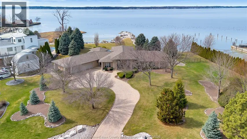 30 EMERALD LANE, Amherstburg, Ontario N9V3R3