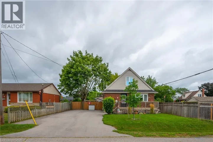 2 CHERRY Avenue, Grimsby, Ontario L3M2G9