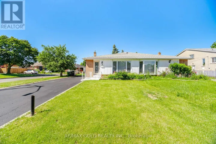 8 ATHLONE AVENUE, Brampton (Avondale), Ontario L6T2N7