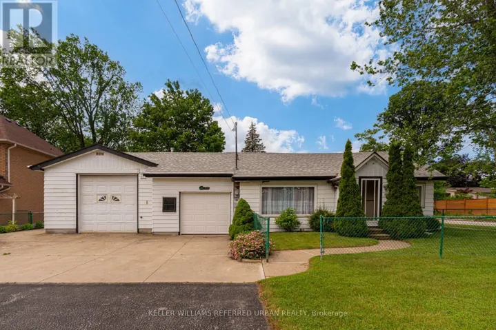 1300 MEREDITH AVENUE, Mississauga (Lakeview), Ontario L5E2E5