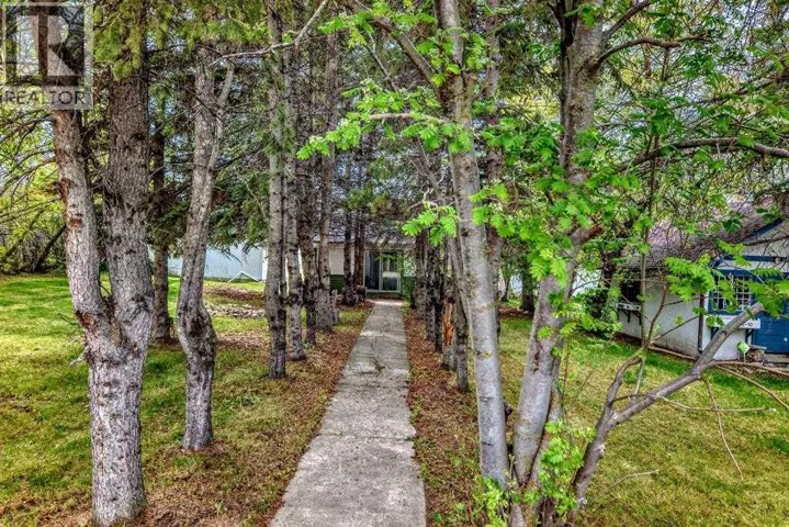 4734 50 Street, Sylvan Lake, Alberta T4S1G6