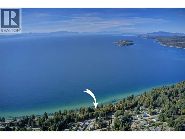 4947 SUNSHINE COAST HIGHWAY, Sechelt, British Columbia V7Z0B6