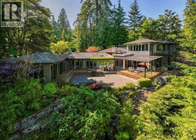 340X SOUTHBOROUGH DRIVE, West Vancouver, British Columbia V7S1C2