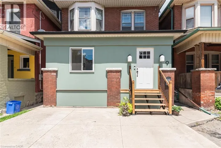 9 SENATOR Avenue, Hamilton, Ontario L8L1Z3
