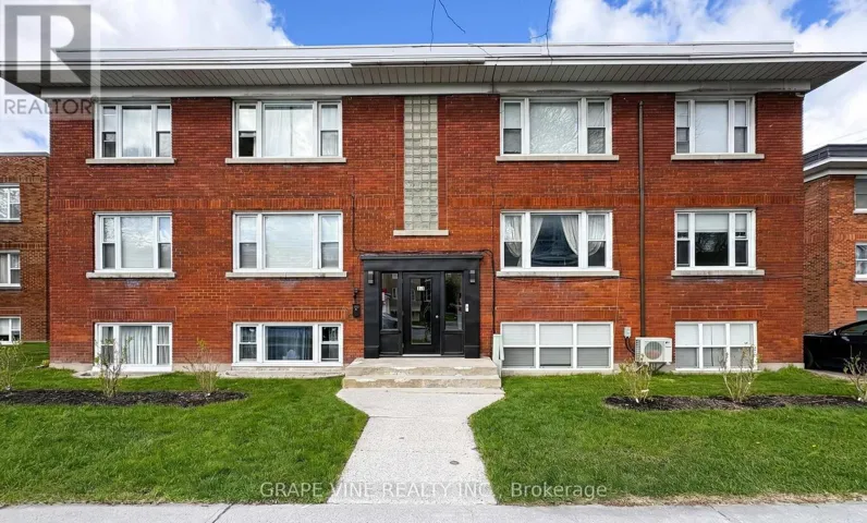 824 KIRKWOOD AVENUE, Ottawa, Ontario K1Z5Y2