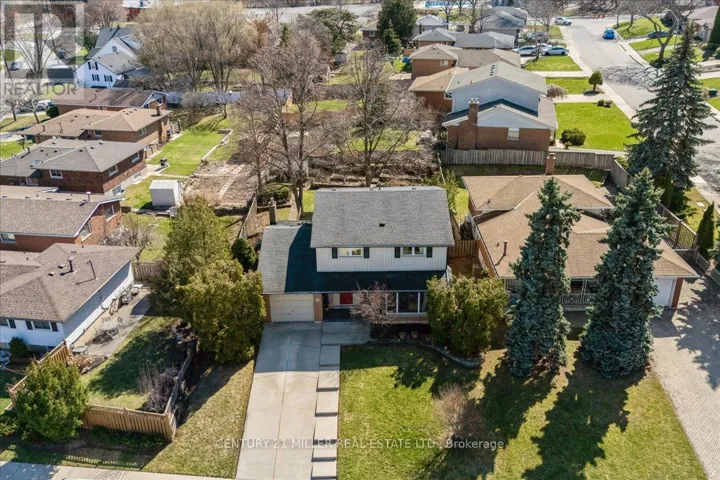 5 CORTINA CRESCENT, Hamilton (Rosedale), Ontario L8K4K3