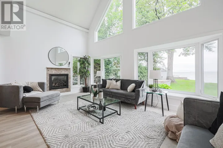 128 MOORES BEACH ROAD, Georgina (Virginia), Ontario L0E1N0