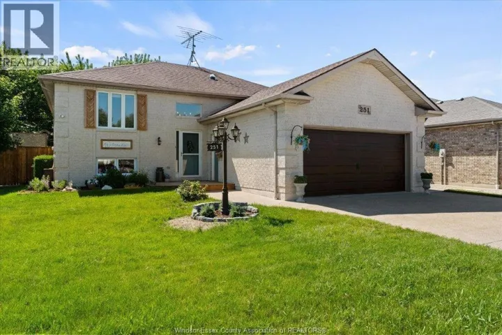 251 WILLOWWOOD, Belle River, Ontario N0R1A0