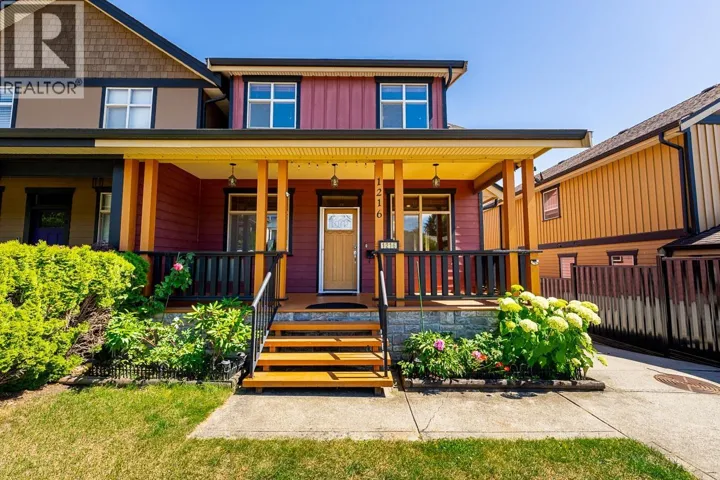 1216 NANAIMO STREET, New Westminster, British Columbia V3M2E9