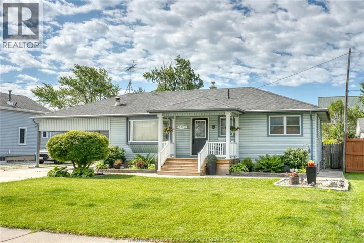 317 PARKSIDE DRIVE, McGregor, Ontario N0R1J0