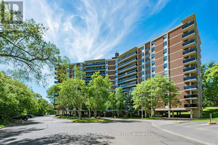 200 - 2 PARK VISTA DRIVE, Toronto (East York), Ontario M4B1A3