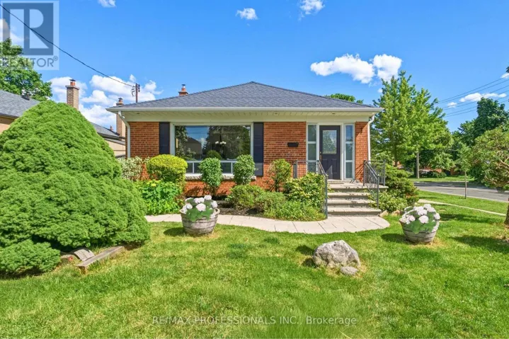 1 SEALCOVE DRIVE, Toronto (Etobicoke West Mall), Ontario M9C2C3