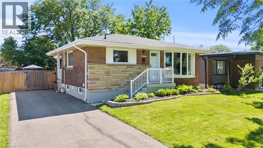 27 BOBOLINK Road, Hamilton, Ontario L9A2P3