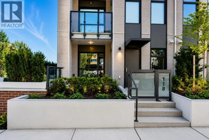 118 82 FIRST STREET, New Westminster, British Columbia V3L2G1
