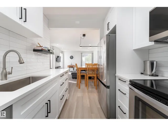 1164 KNOTTWOOD RD E NW, Edmonton, Alberta T6K2J8