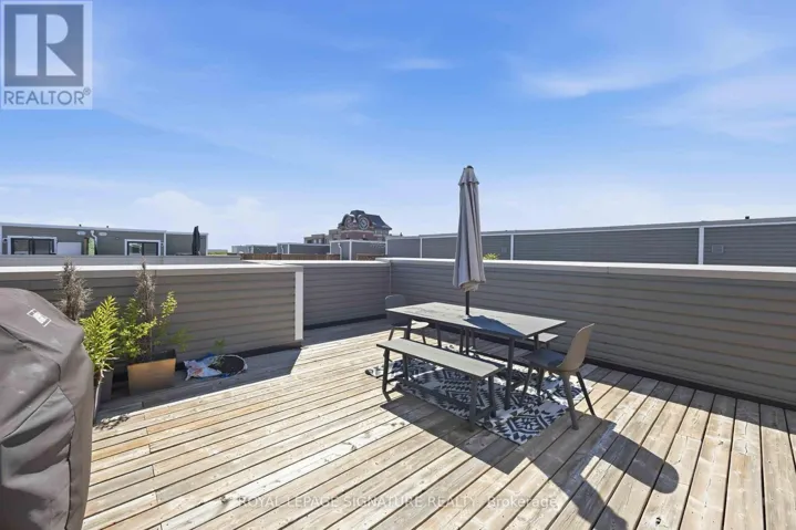 19 - 95 EASTWOOD PARK GARDENS, Toronto (Long Branch), Ontario M8W0B9