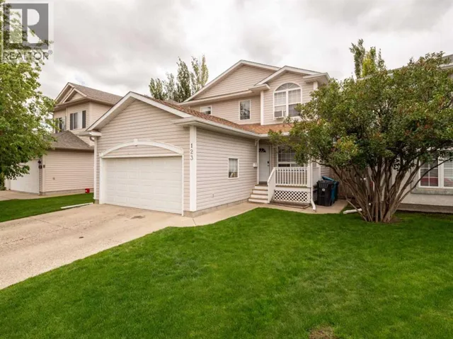 123 Stoney Crescent W, Lethbridge, Alberta T1K7B2