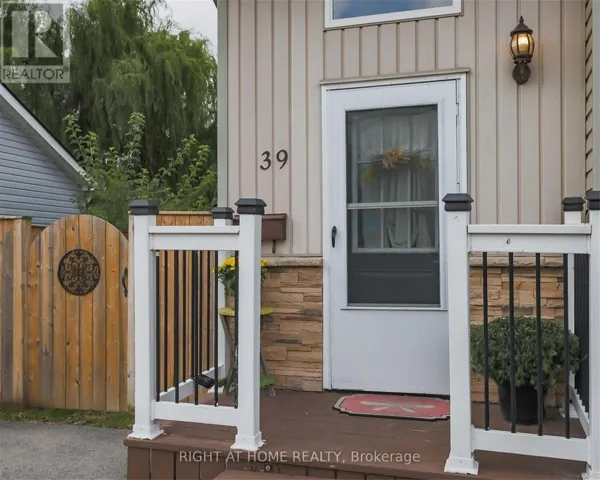 39 CUMMING STREET, St. Catharines (Western Hill), Ontario L2S1H8