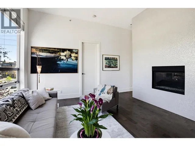 304 2108 W 12TH AVENUE, Vancouver, British Columbia V6K2N2