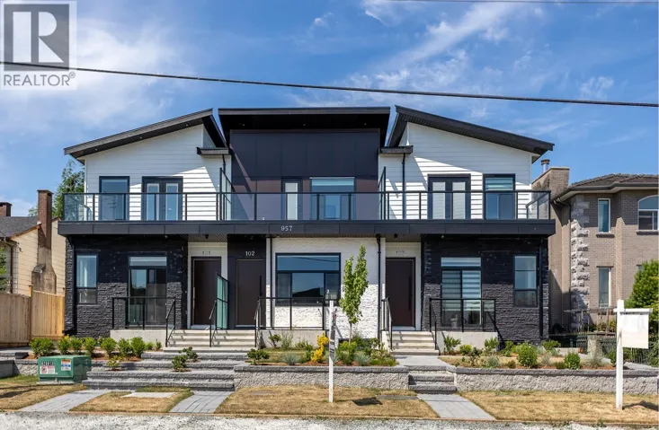 102 957 EDGAR AVENUE, Coquitlam, British Columbia V3K2K1