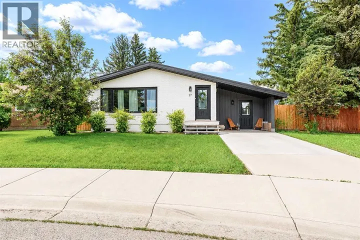27 Laurel Place W, Brooks, Alberta T1R0E4