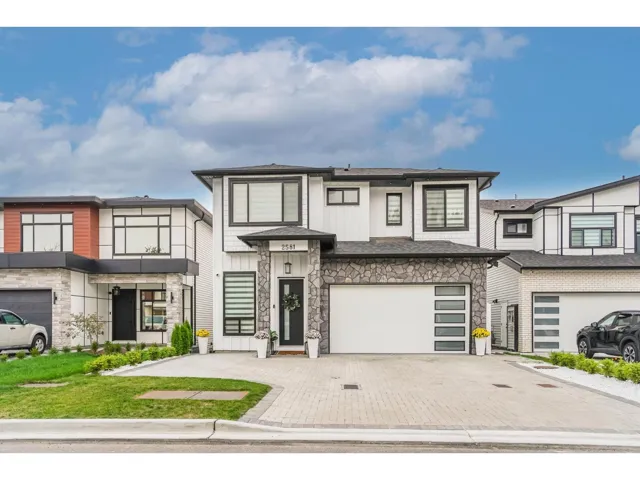 2581 TERMINAL COURT, Abbotsford, British Columbia V4X0C4