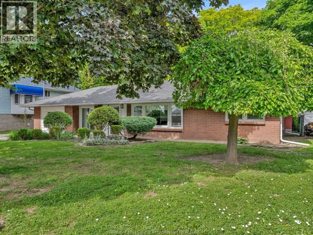 3278 CLEMENCEAU, Windsor, Ontario N8T2R7