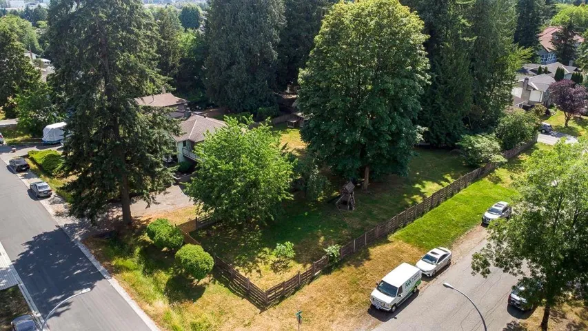 9385 125 STREET, Surrey, British Columbia V3V4X5