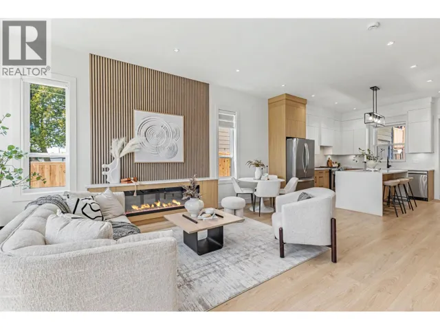 101 957 EDGAR AVENUE, Coquitlam, British Columbia V3K2K1