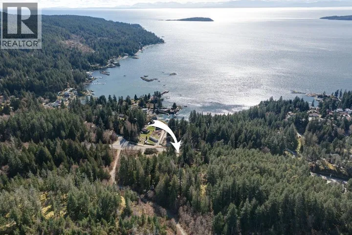 9168 SUNSHINE COAST HIGHWAY, Halfmoon Bay, British Columbia V7Z1E9