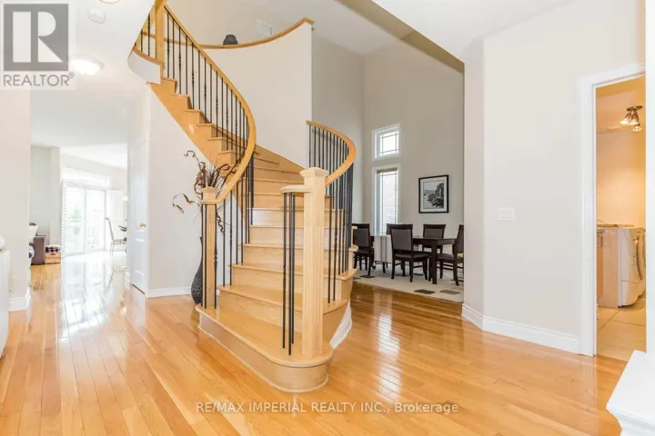 1 - 205 CONOVER AVENUE, Aurora, Ontario L4G7W1