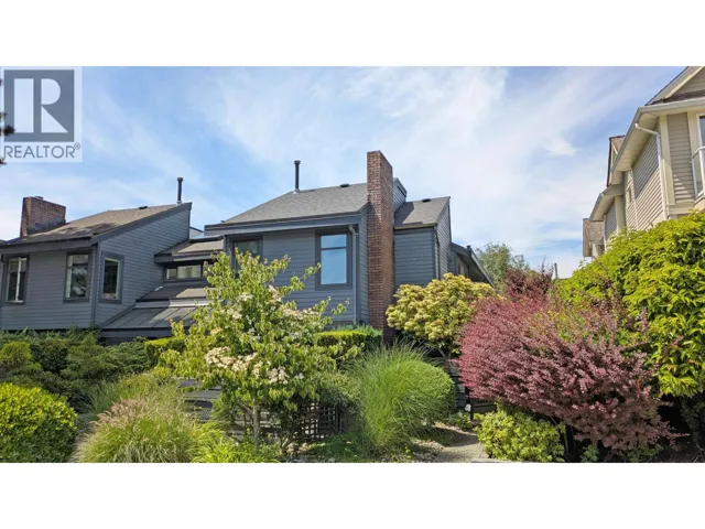 1339 CHESTNUT STREET, Vancouver, British Columbia V6J3K1