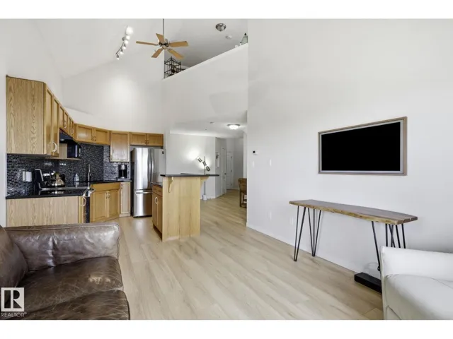 #426 3425 19 ST NW, Edmonton, Alberta T6T2B5