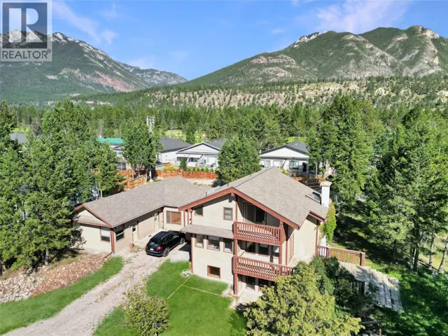 7560 Jackson Avenue, Radium Hot Springs, British Columbia V0A1M0