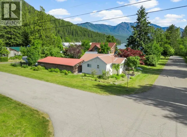 112 Josephine Street, New Denver, British Columbia V0G1S0
