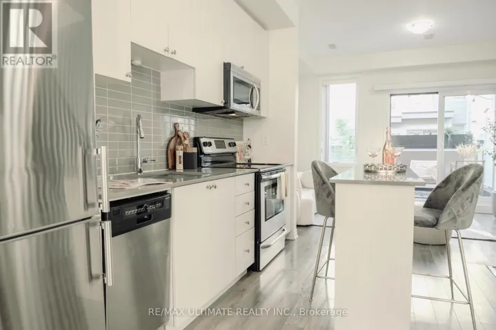 4 - 45 THOMAS MULHOLLAND DRIVE, Toronto (Downsview-Roding-CFB), Ontario M3K0A5