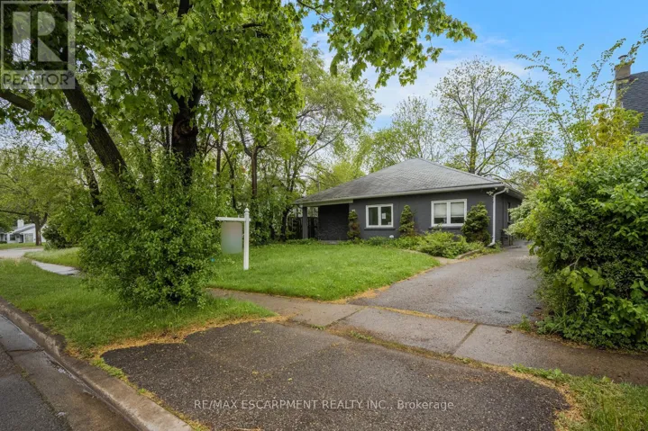 16 WOODWARD AVENUE, Brampton (Brampton North), Ontario L6V1K1