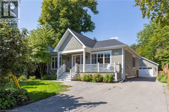 2195 COURTLAND Drive, Burlington, Ontario L7R1S2