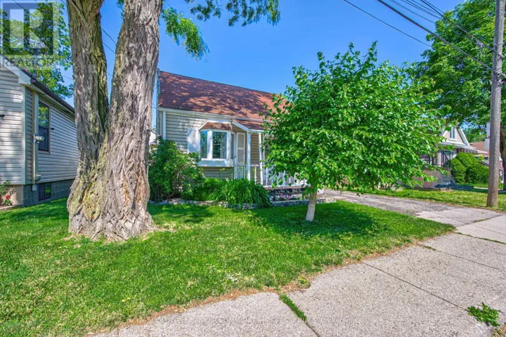 44 EAST 32ND STREET, Hamilton (Raleigh), Ontario L8V3R6