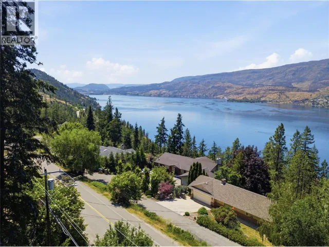 Clifton Road N, Kelowna, British Columbia V1V1N3