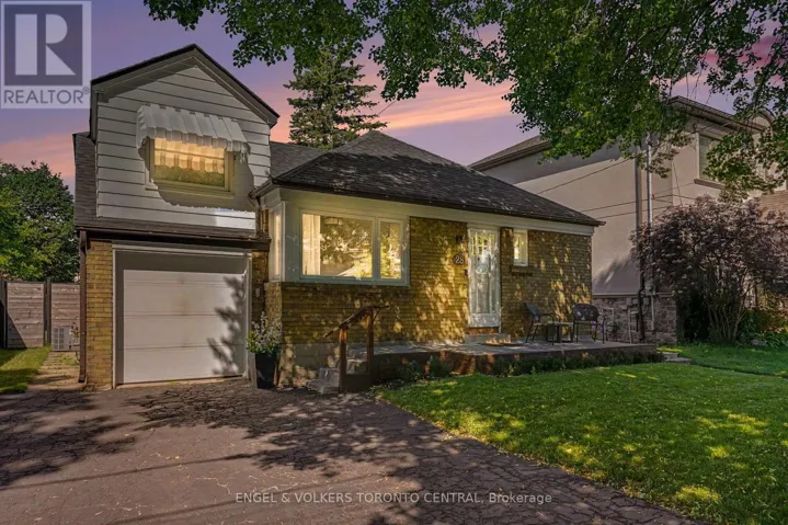 28 INVERLEIGH DRIVE, Toronto (Stonegate-Queensway), Ontario M8Y3E3
