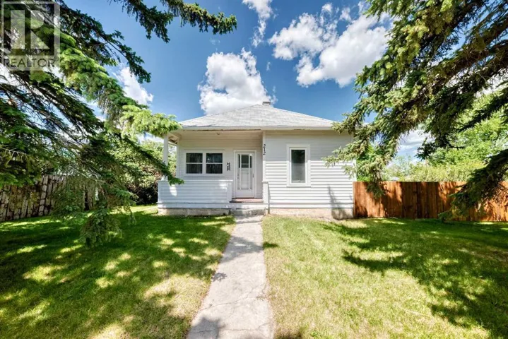 212 5 Avenue, Strathmore, Alberta T1P1B7