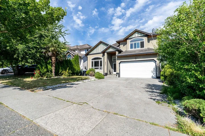 6670 150 STREET, Surrey, British Columbia V3S9G7