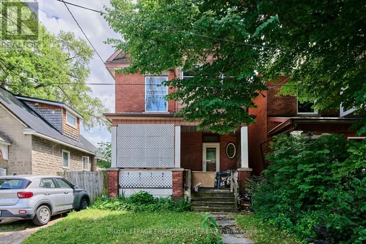 6 OSSINGTON AVENUE, Ottawa, Ontario K1S3B4