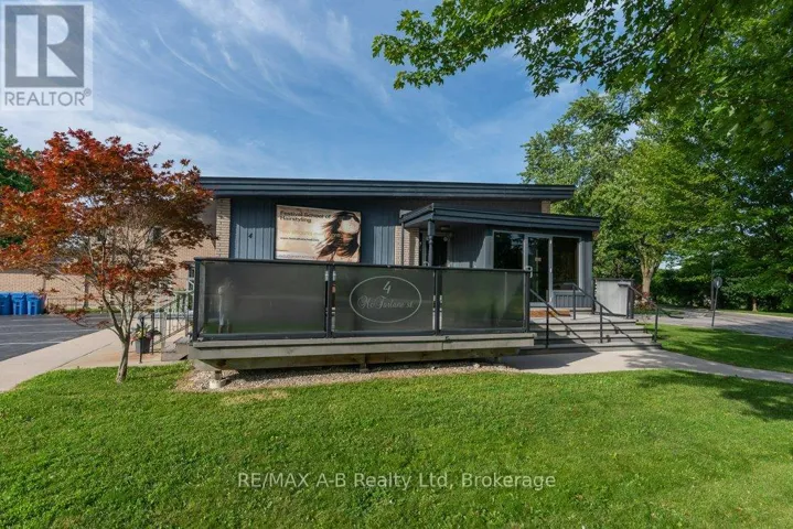 4 MC FARLANE STREET, Stratford, Ontario N5A8B6